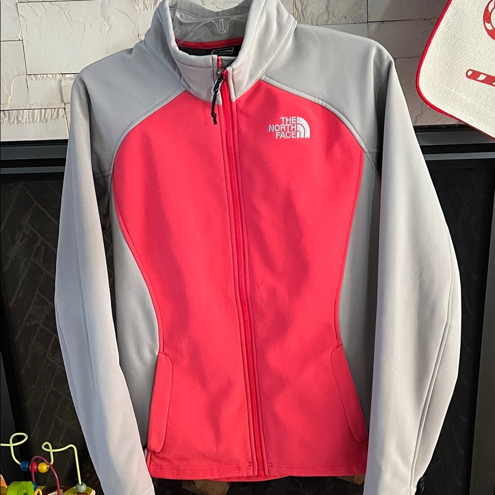 The North Face Women's Vibrant Pink and Soft Gray Ski Jacket